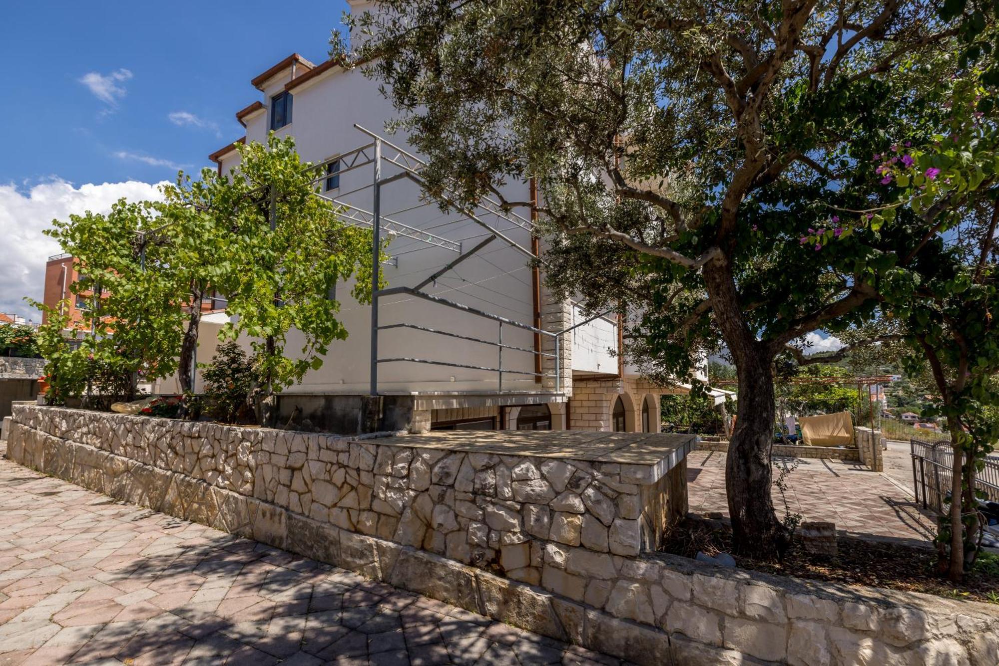 טרוגיר Holiday Home Krishto מראה חיצוני תמונה