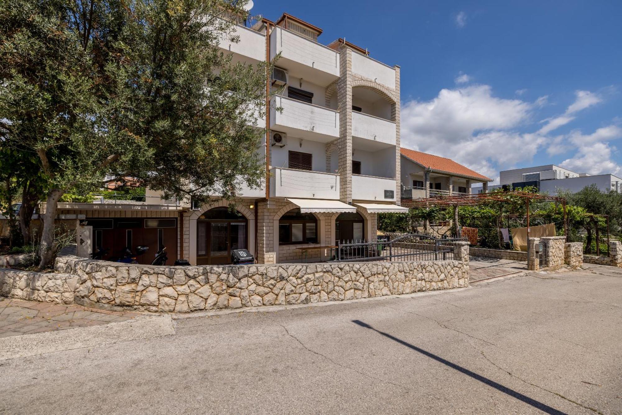 טרוגיר Holiday Home Krishto מראה חיצוני תמונה