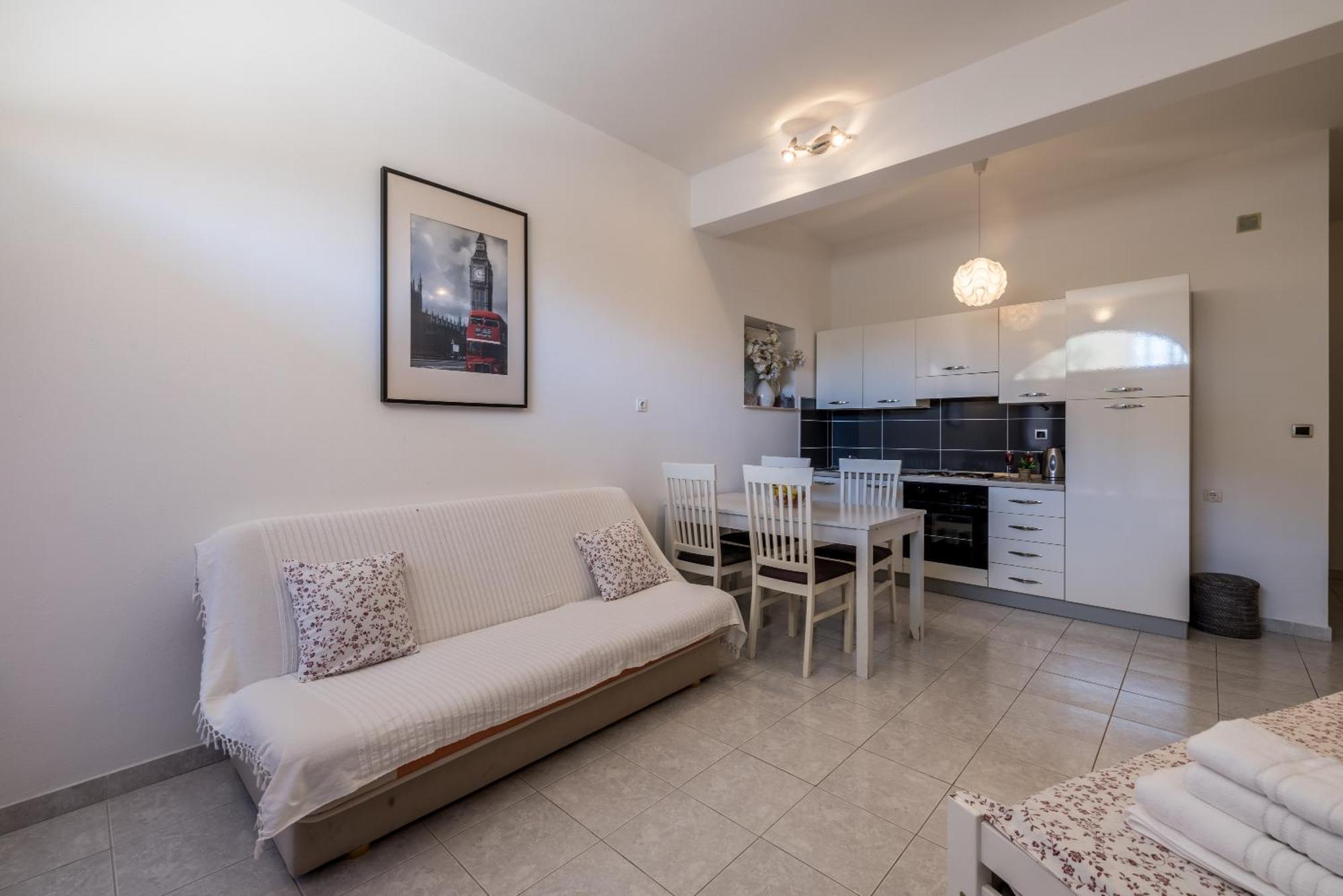 טרוגיר Holiday Home Krishto מראה חיצוני תמונה