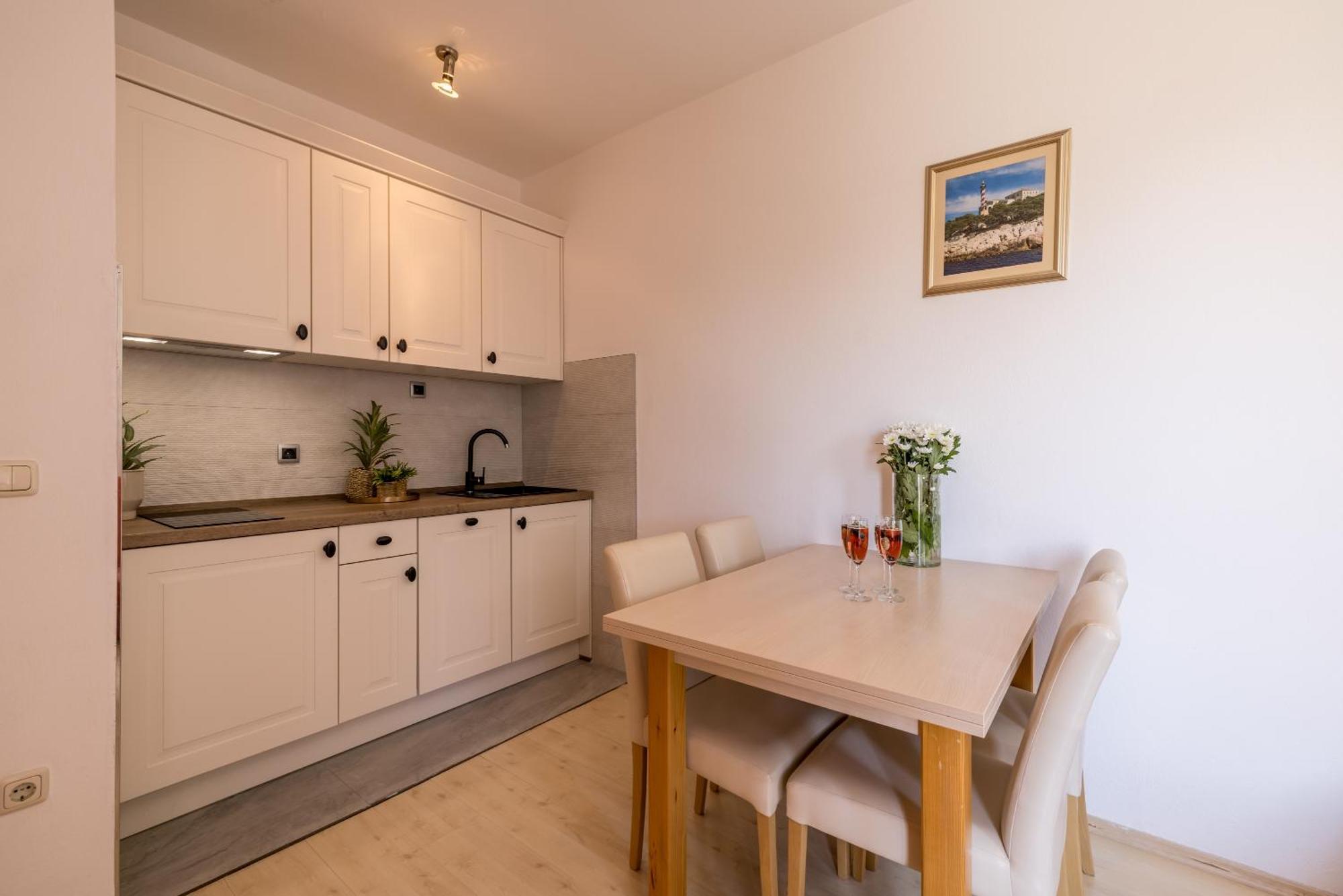 טרוגיר Holiday Home Krishto מראה חיצוני תמונה