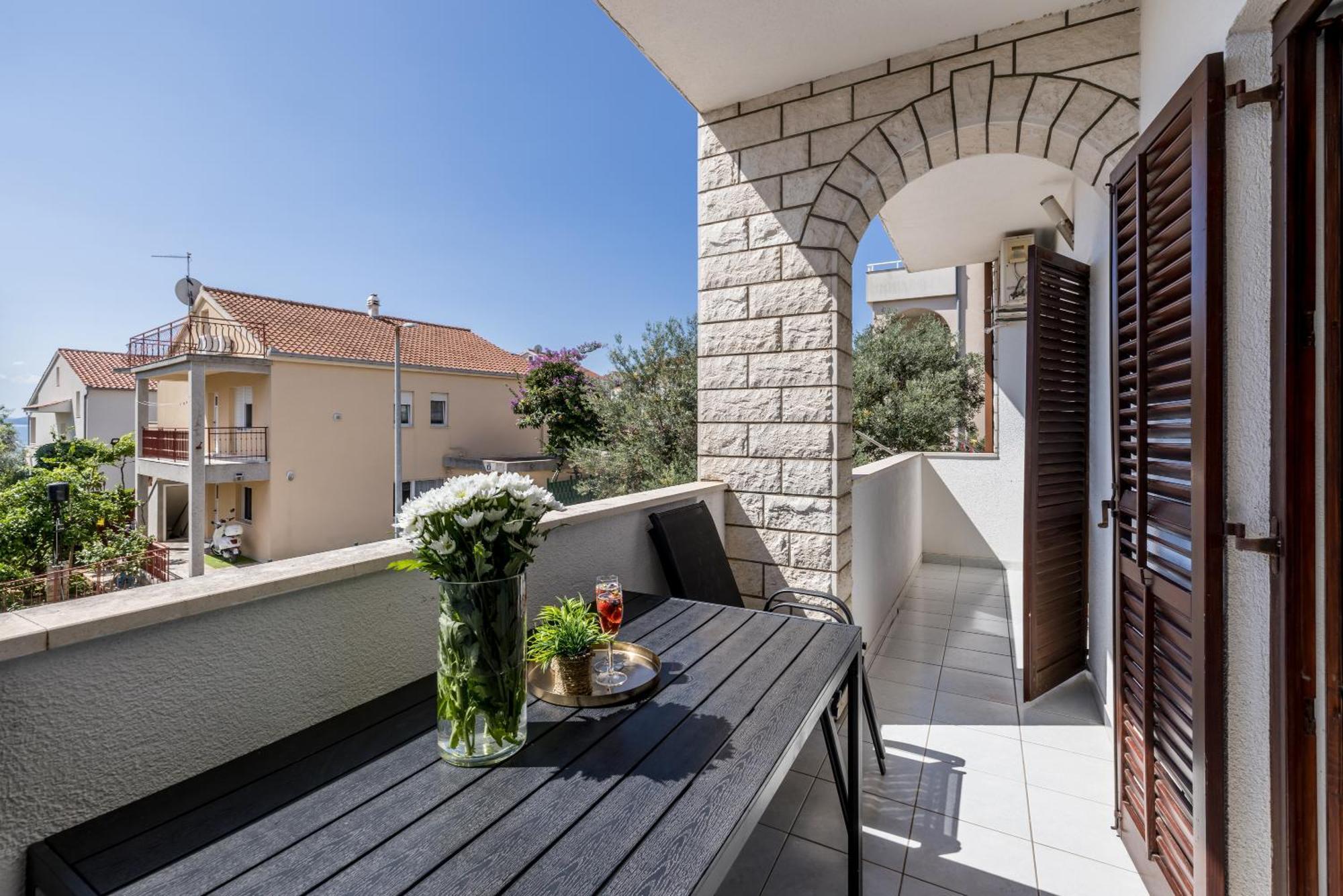 טרוגיר Holiday Home Krishto מראה חיצוני תמונה