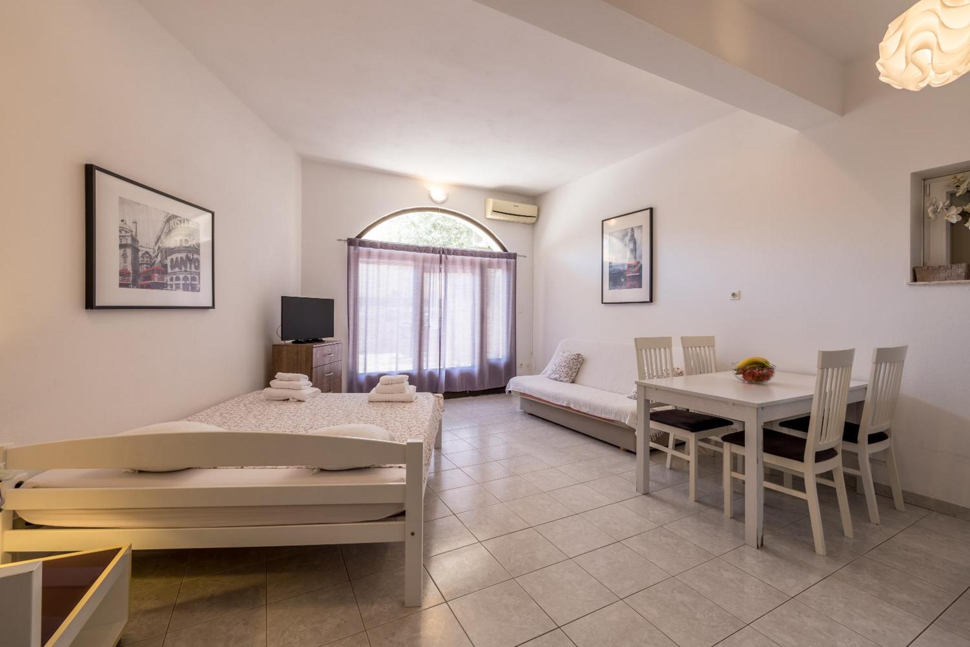 טרוגיר Holiday Home Krishto מראה חיצוני תמונה