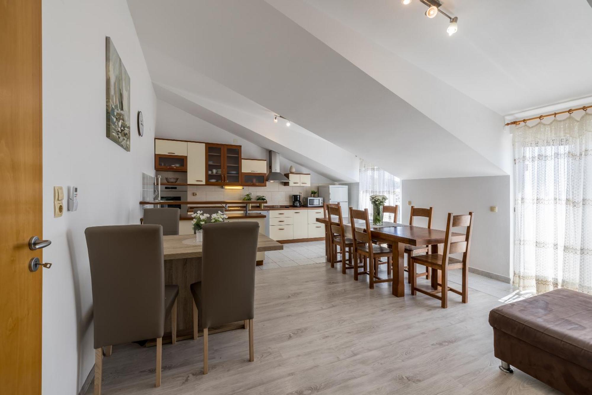 טרוגיר Holiday Home Krishto מראה חיצוני תמונה