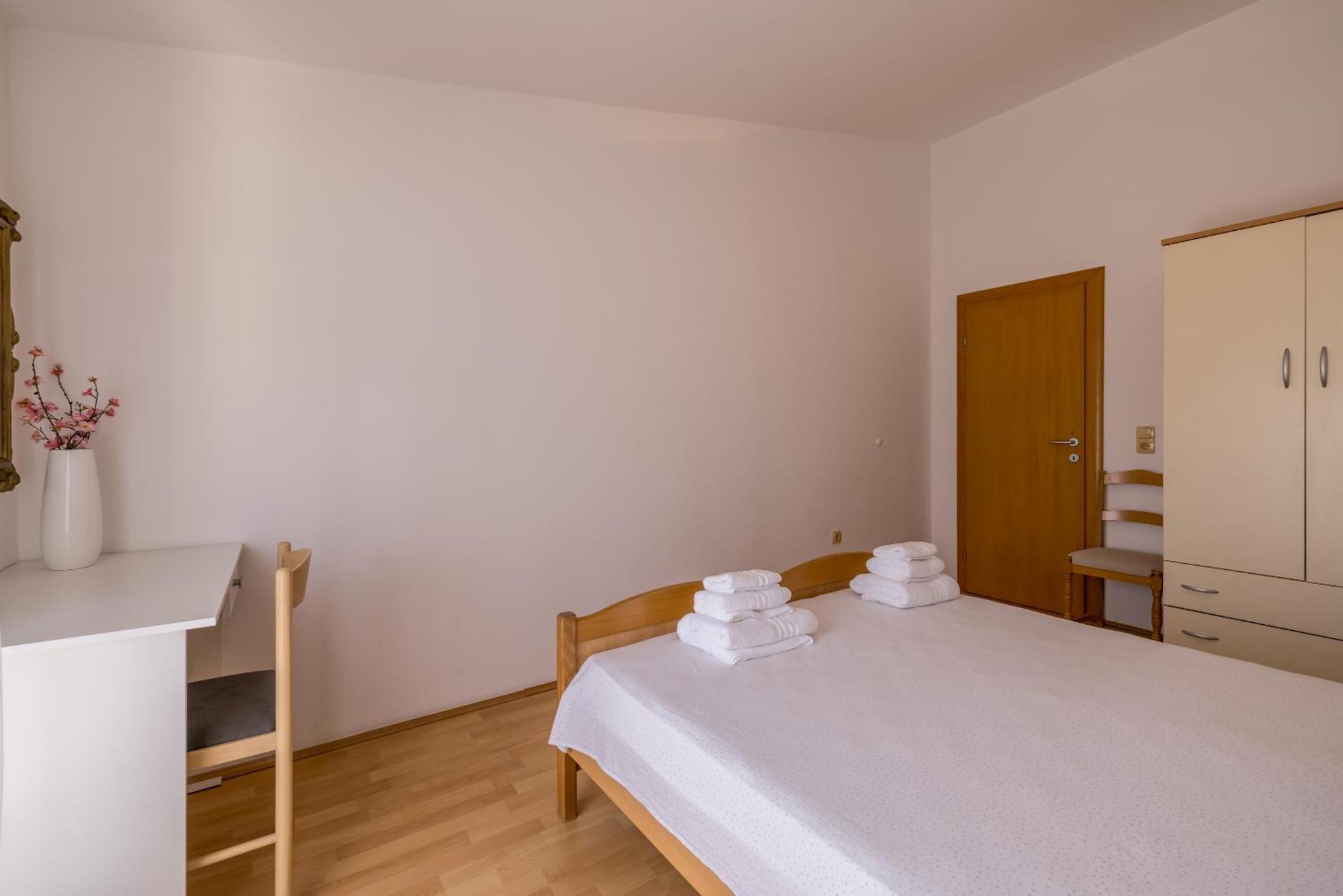טרוגיר Holiday Home Krishto מראה חיצוני תמונה