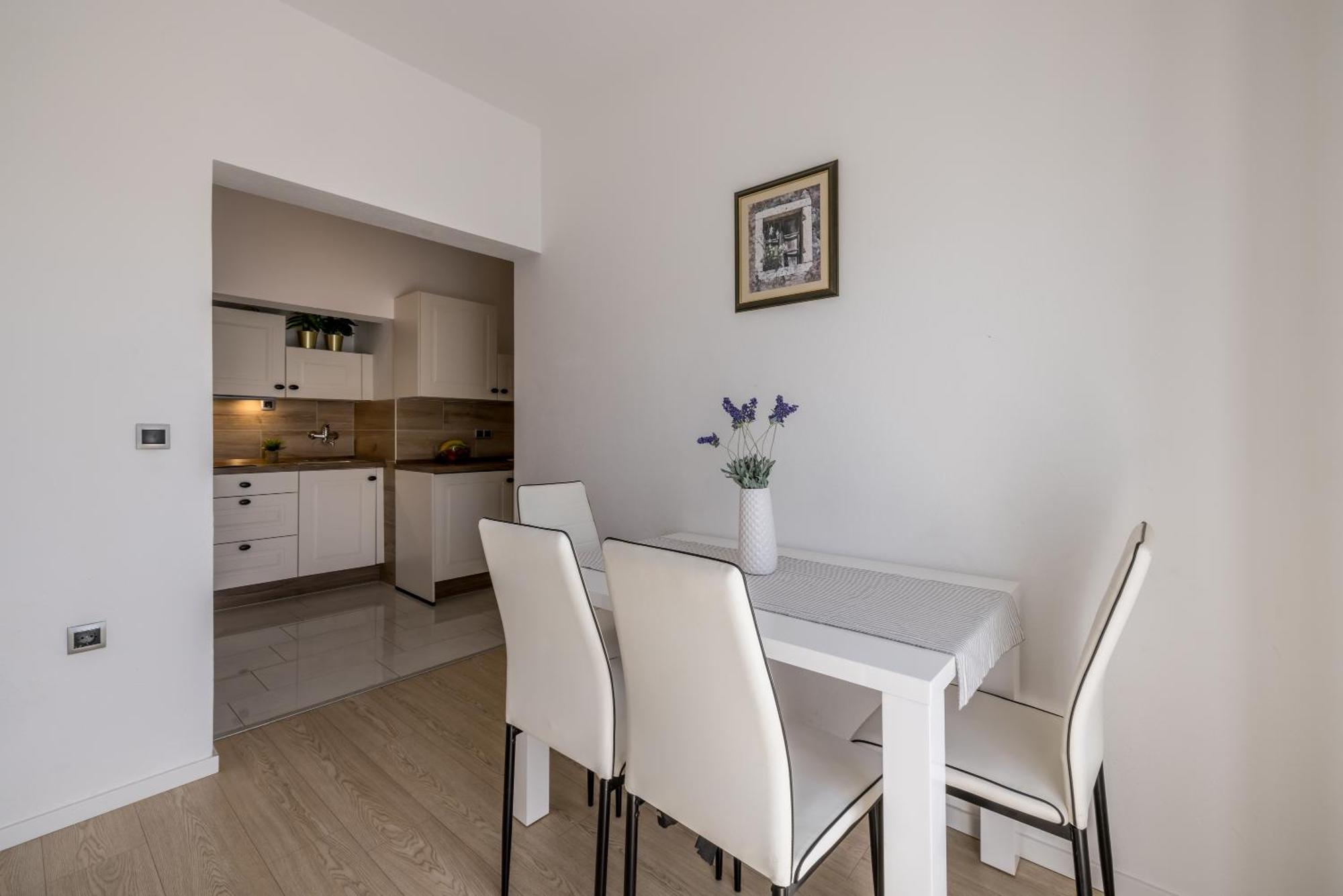 טרוגיר Holiday Home Krishto מראה חיצוני תמונה