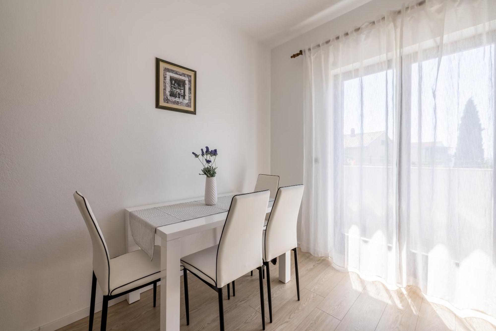 טרוגיר Holiday Home Krishto מראה חיצוני תמונה