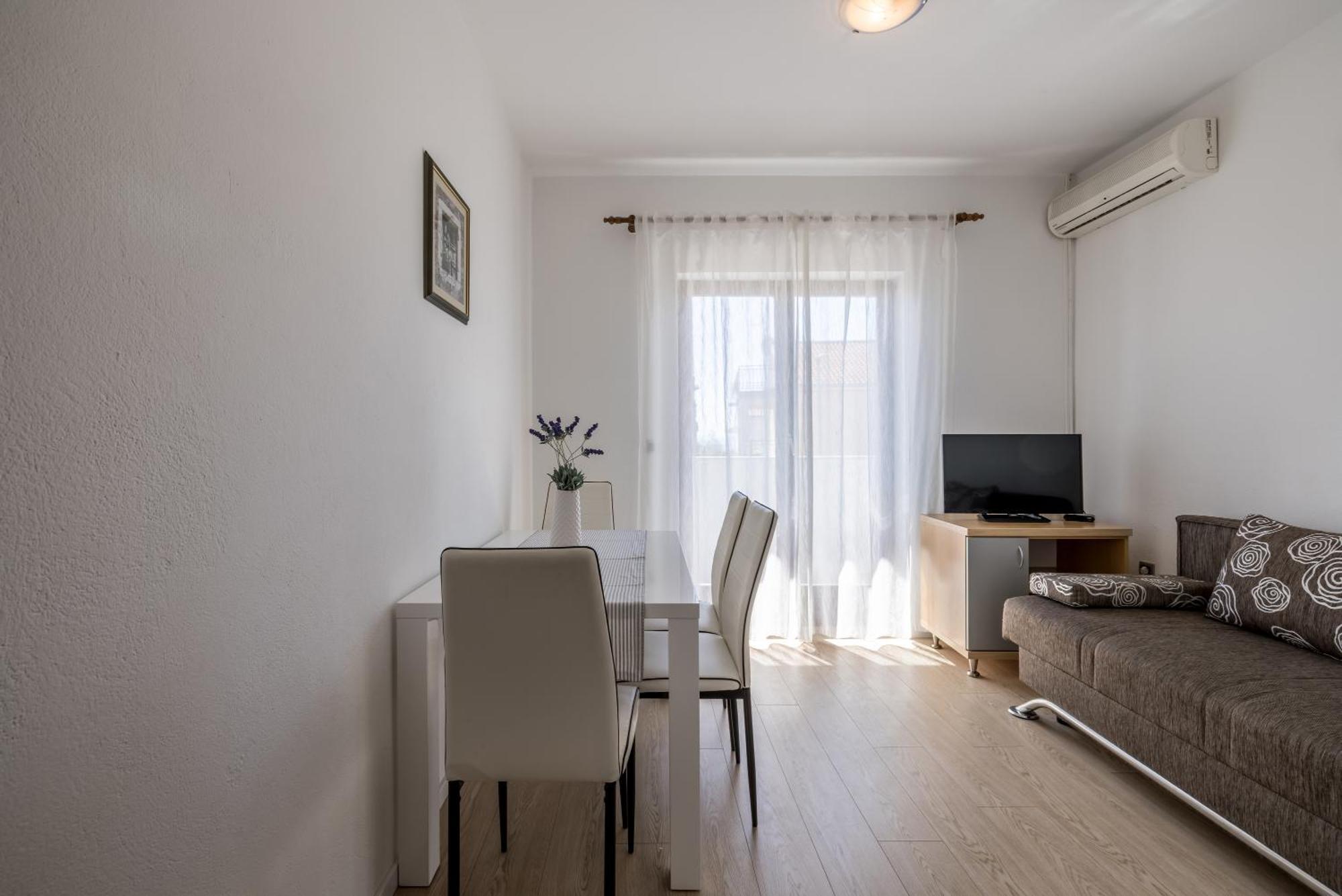 טרוגיר Holiday Home Krishto מראה חיצוני תמונה